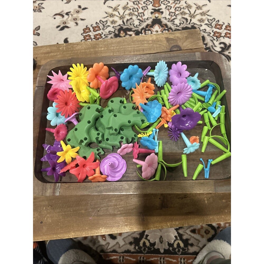 Replacement Parts Booster Pack CENOVE Flower Garden Building Toy (101 Pieces)